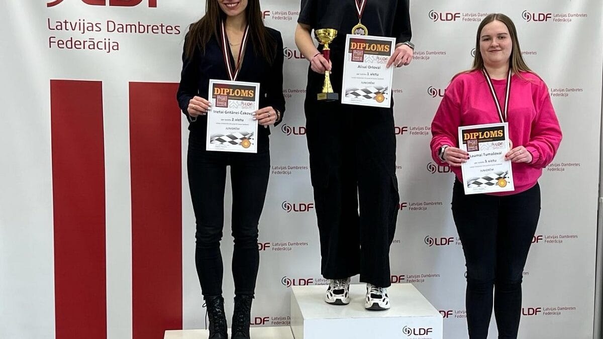 U26 group and students win prizes in 64-payline draughts