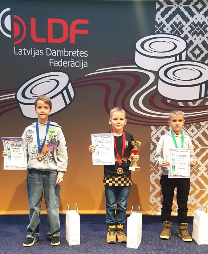 Oktobra kausa izcīņa dambretes aizsācējiem